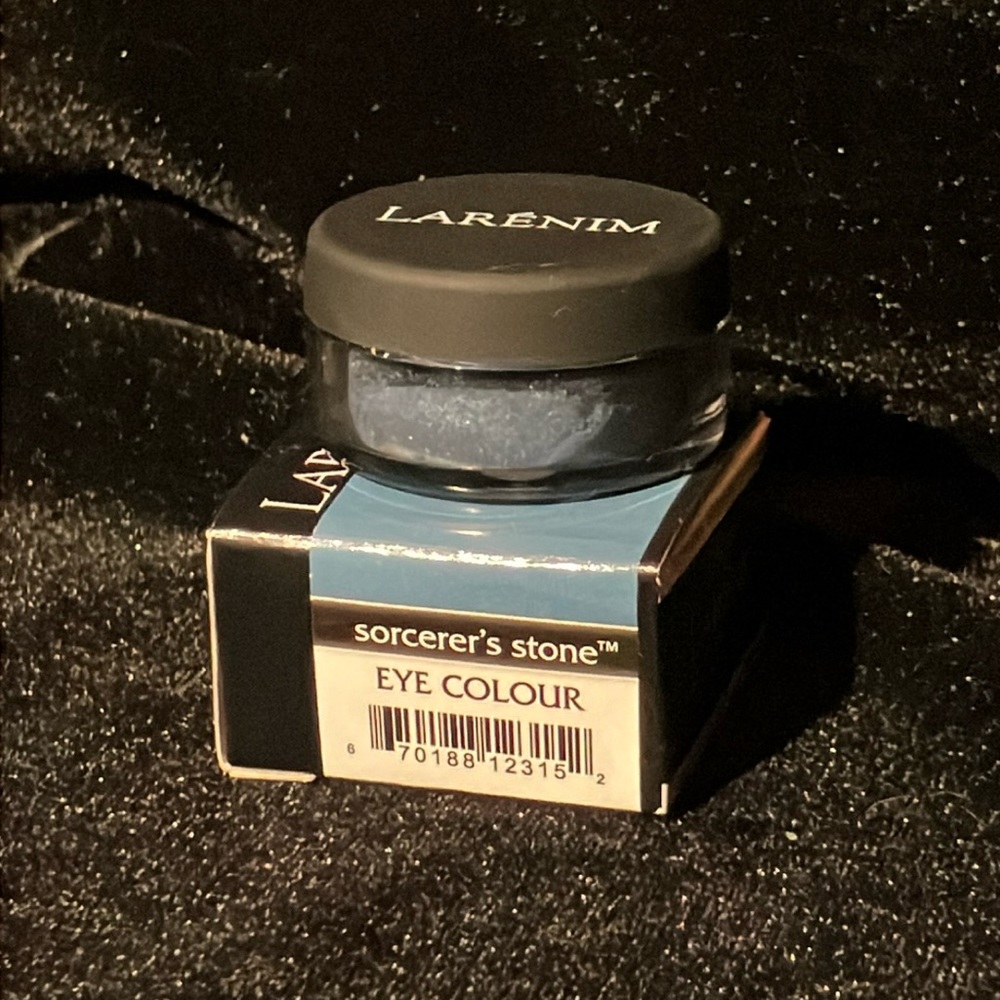 Larenim Sorcerers Stone eye colour eyeshadow mineral makeup